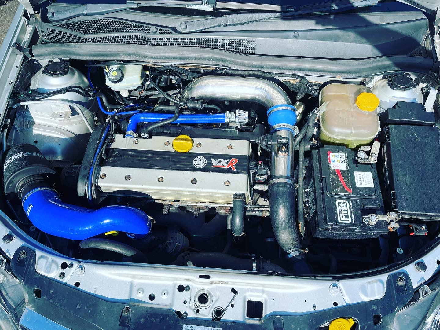 VXR Van engine bay